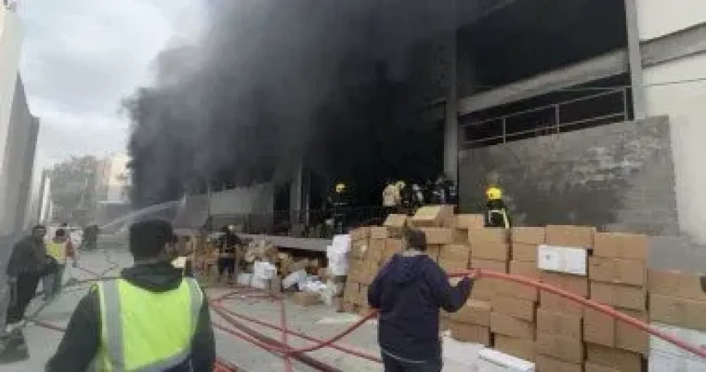 السيطرة على حريق مصنع ملابس فى أكتوبر