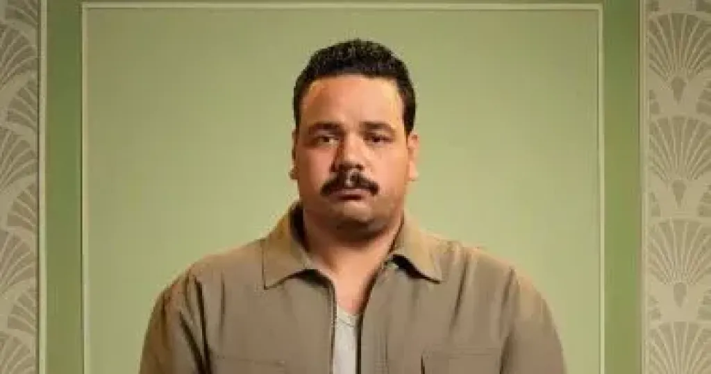 ملخص أحداث الحلقة الأولى من مسلسل ”هي كيمياء” .. مصطفى غريب يقع فى ورطة