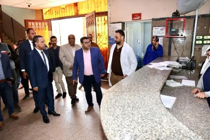 محافظ المنوفية يحيل 17 عاملاً بمستشفى بركة السبع للتحقيق