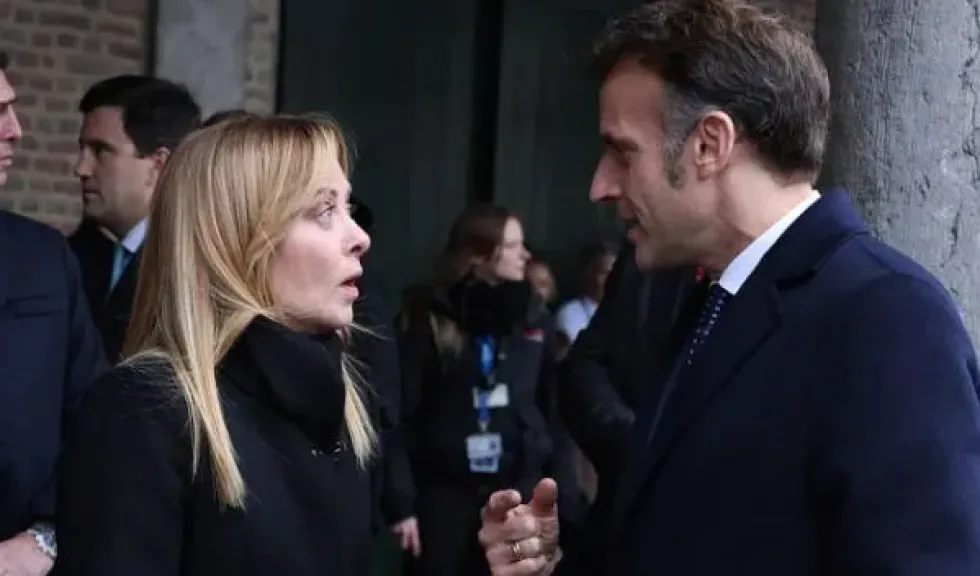 ماكرون يوبخ ميلوني بسبب تعليقها على مقتل ناشط يميني متطرف في ليون