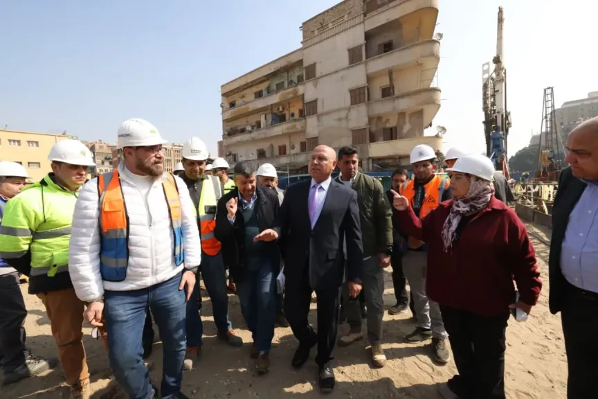 وزير النقل يتفقد محطة الملك الصالح  للخط الرابع للمترو لمتابعة الإجراءات الفنية وخطط الطوارئ