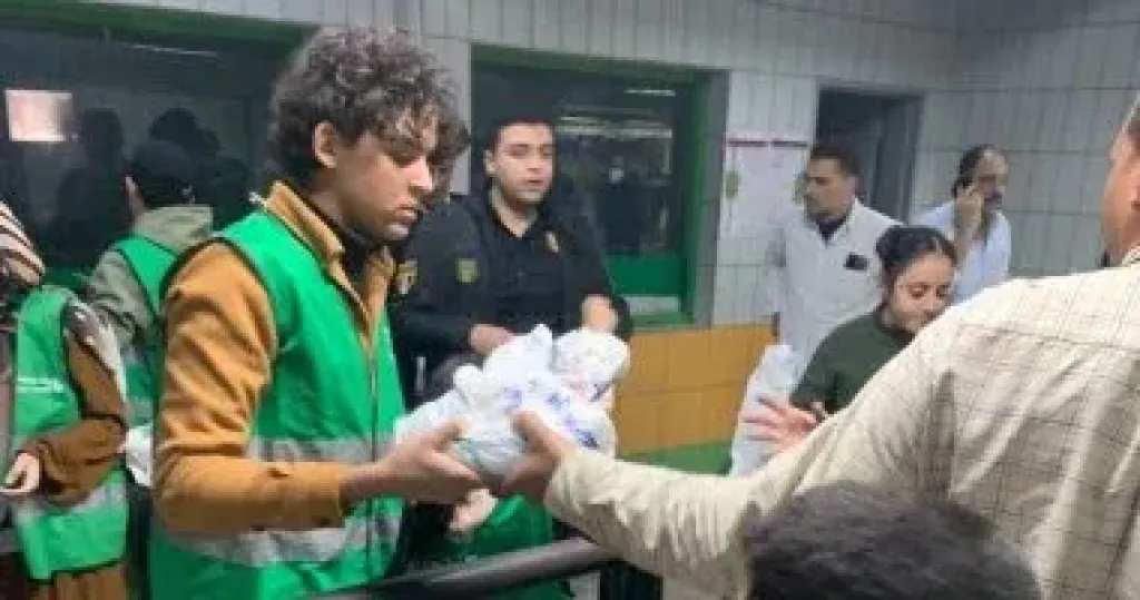 وزارة النقل توزع 150 ألف وجبة إفطار بالمترو