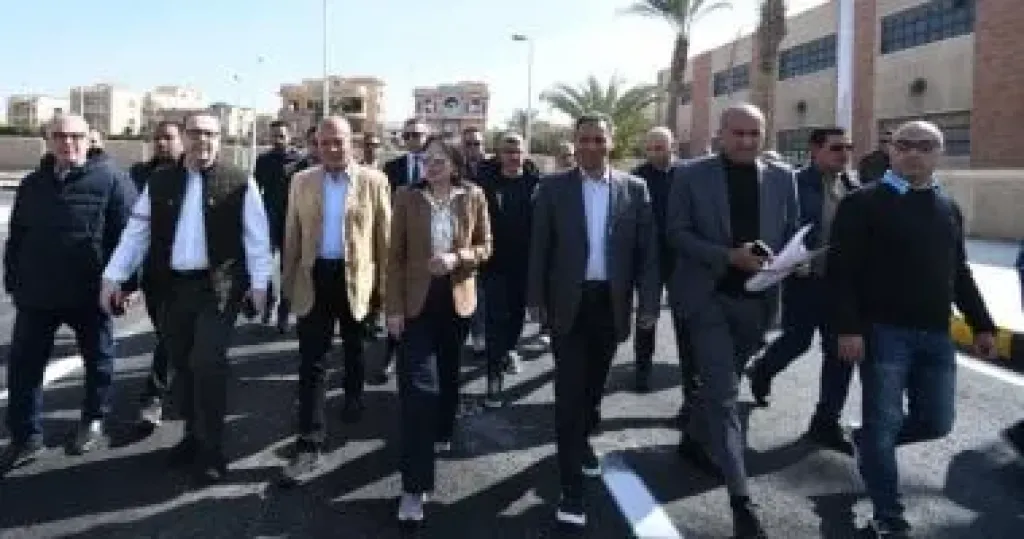 وزيرة الإسكان تتفقد محطة المياه الرئيسية وتتابع تطوير وصيانة الطرق بالمدينة