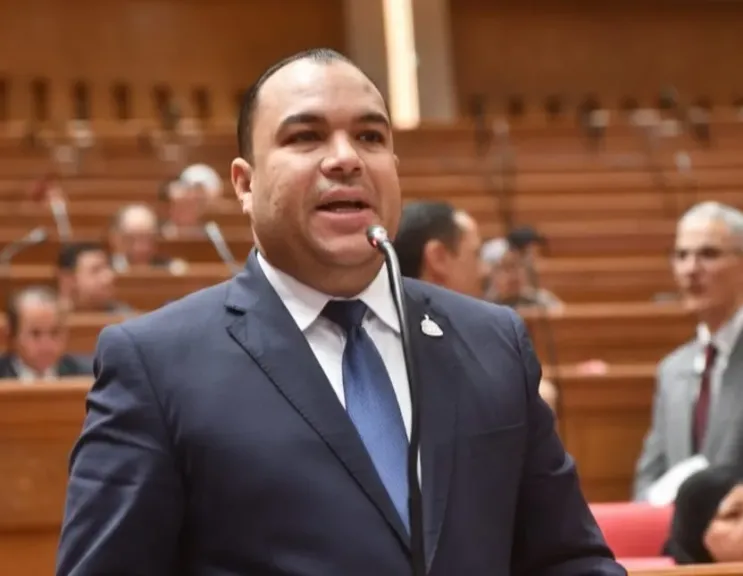 النائب أحمد عصام الدين يتقدم بسؤال حول ظاهرة الهجرة غير الشرعية