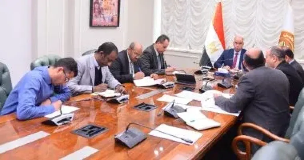 وزير العمل يعقد اجتماعا تنسيقيا لمتابعة الاستعدادات الخاصة بالانتخابات النقابية