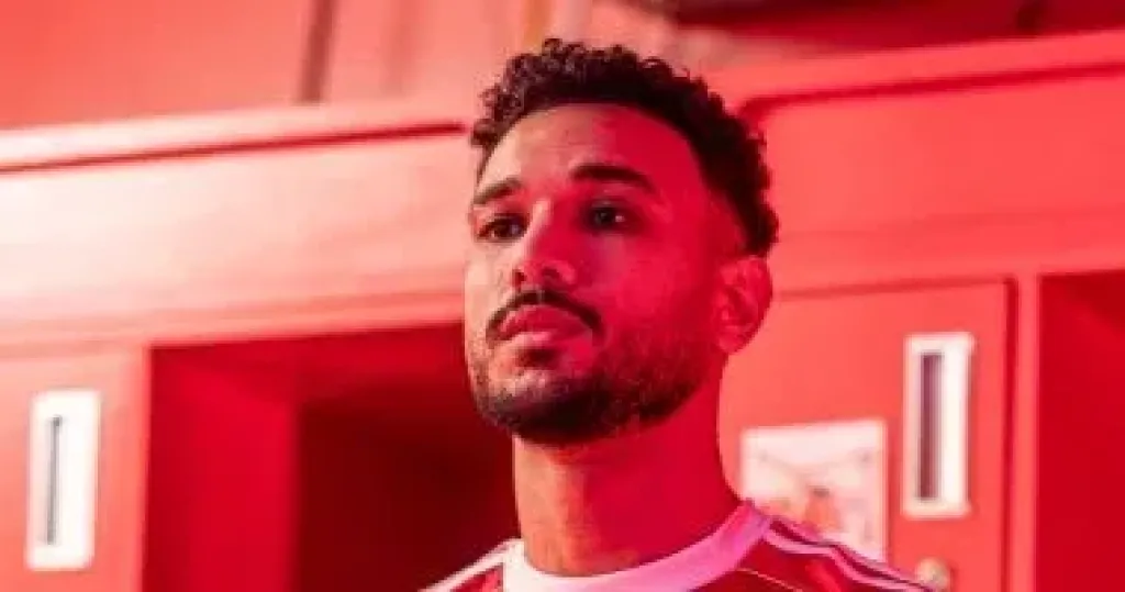 هادى رياض يسجل مشاركته الأولى مع الأهلى أمام سموحة بعد إصابة ياسين مرعى