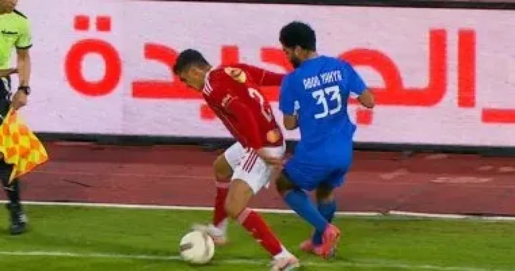 30 دقيقة.. الأهلى يتقدم على سموحة بهدف.. وتغيير اضطرارى للأحمر