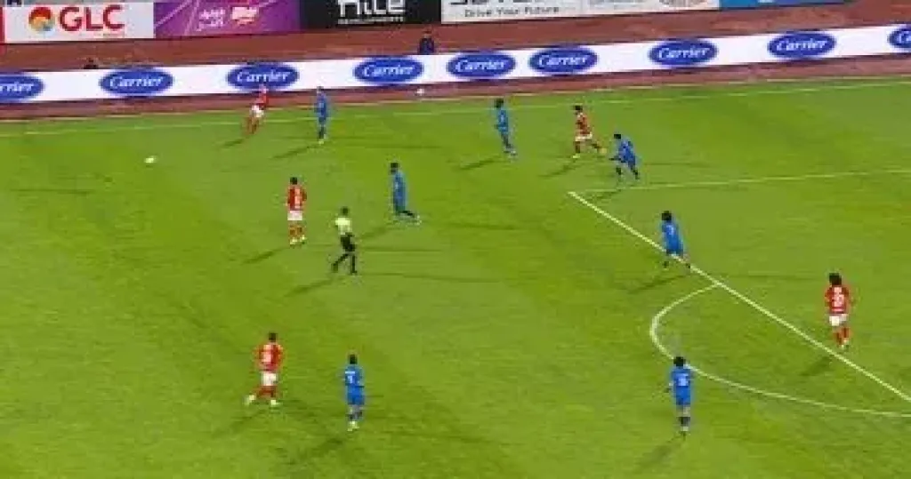 الأهلى يتقدم على سموحة بهدف مروان عثمان فى الشوط الأول