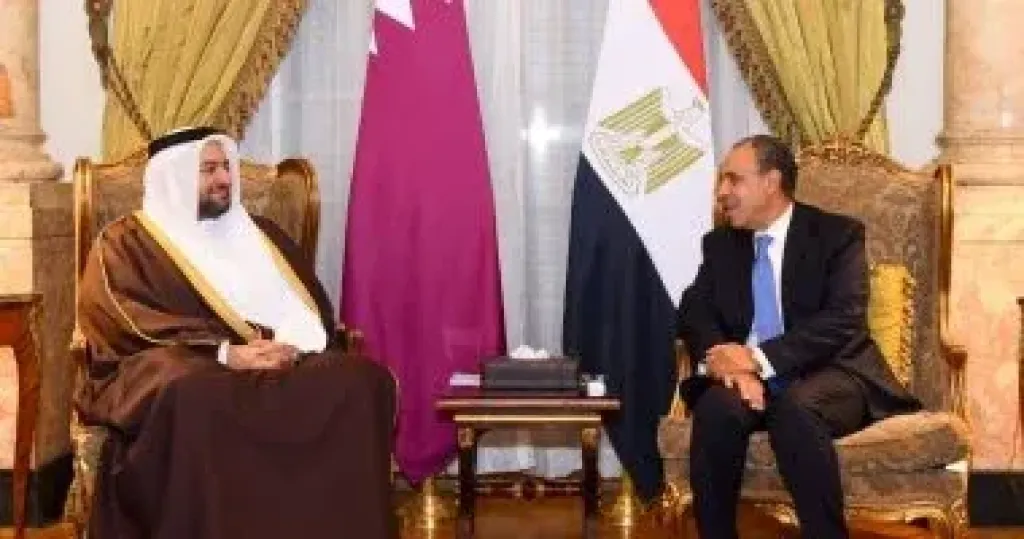 وزير الخارجية يلتقى وزير الدولة بوزارة الخارجية القطرية