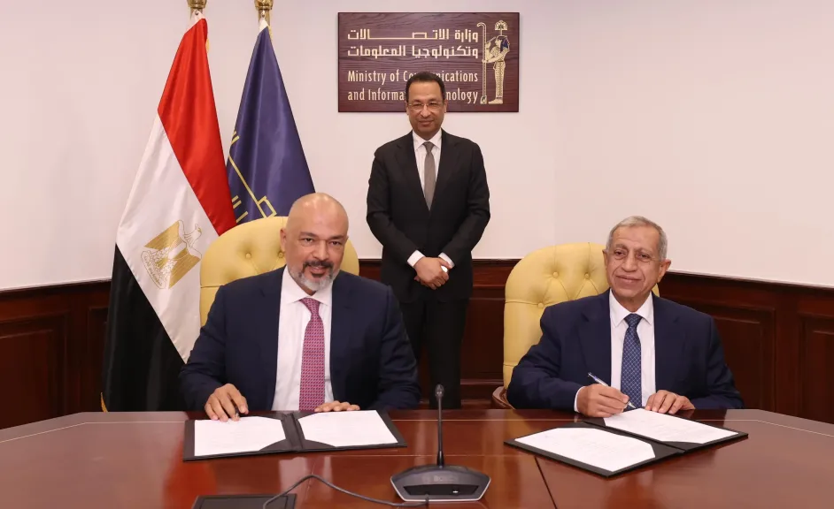 وزير الاتصالات يشهد توقيع اتفاقية إنشاء مختبرات 5G بين إي آند والأكاديمية العربية