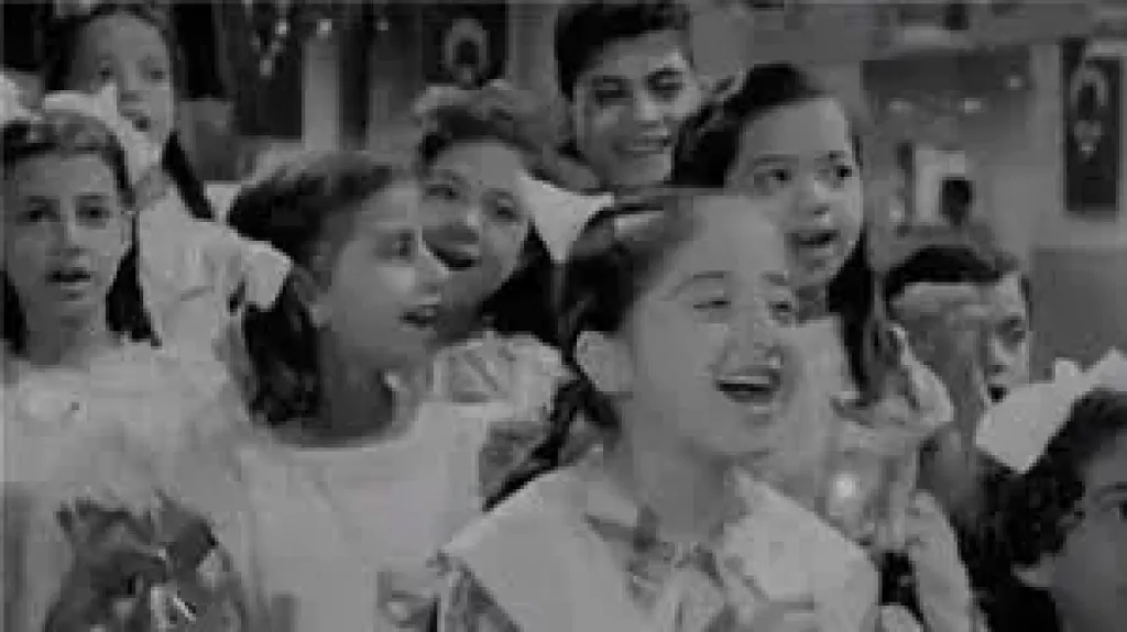 من الأكل والمسحراتي إلى مدفع الإفطار، أنيس منصور يروي كيف تغير شكل رمضان زمان