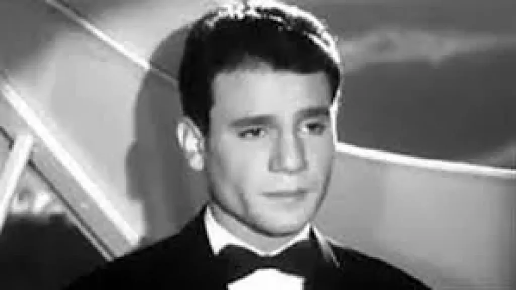 أشهرها ”أنا من تراب”.. ابتهالات وأدعية دينية لـ عبد الحليم حافظ بدون أجر