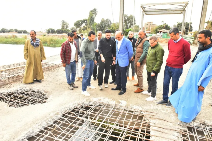 محافظ أسيوط يتفقد تطوير كوبري الحواتكة بمنفلوط ويوجه بتسريع التنفيذ