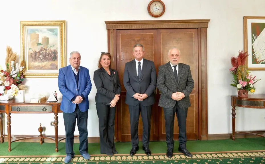 رئيس الأعلى للإعلام يجتمع مع رؤساء النقابات الفنية