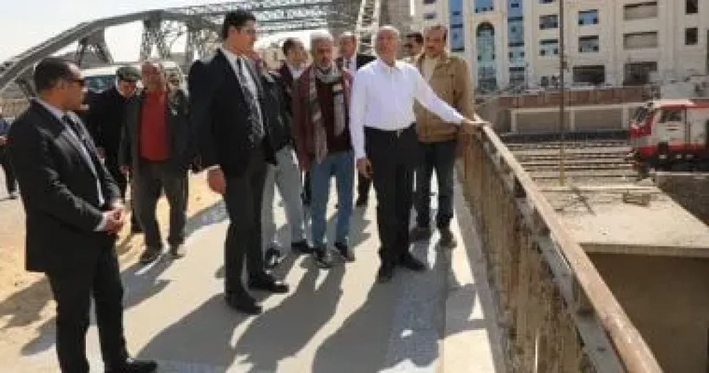 محافظ القاهرة يتفقد أعمال الانضباط بميدان رمسيس