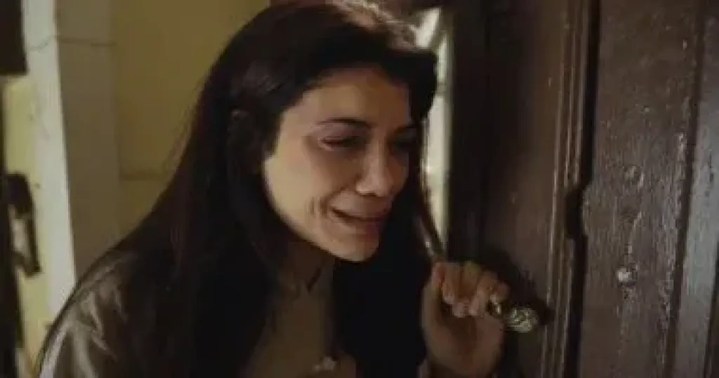 مسلسل اتنين غيرنا الحلقة 8.. مساعدة نور أبو الفتوح تبلغ عن زوجها بالضرب والسرقة