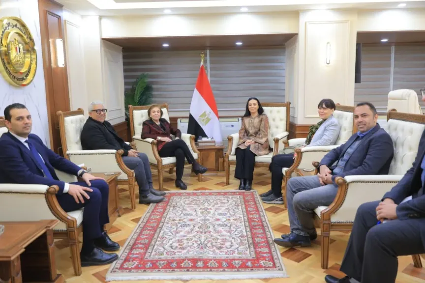 وزيرة التضامن : تلتقي وفد مهرجان أسوان الدولي لأفلام المرأة لبحث استعدادات الدورة العاشرة للمهرجان