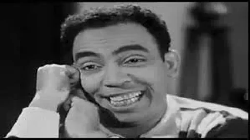 يمتلك حظًا يفوق موهبته، أحمد عبد الحميد يرفض تقييم فناني جيله ويتجرأ على إسماعيل ياسين