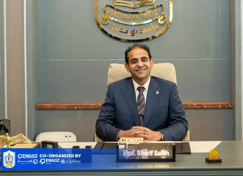 رئيس جامعة بورسعيد يهنئ القيادة السياسية وقواتنا المسلحة والشعب المصري بذكرى انتصارات العاشر من رمضان المجيدة