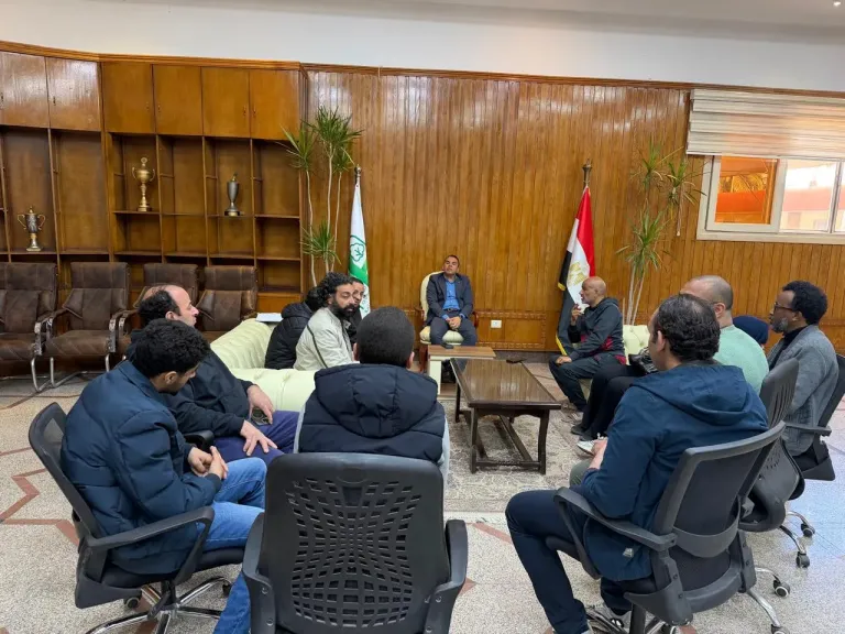 في لقاء مفتوح .. رئيس جهاز ٦أكتوبر يستمع لمطالب سكان مشروع ”جنة” ويصدر توجيهات فورية للتنفيذ