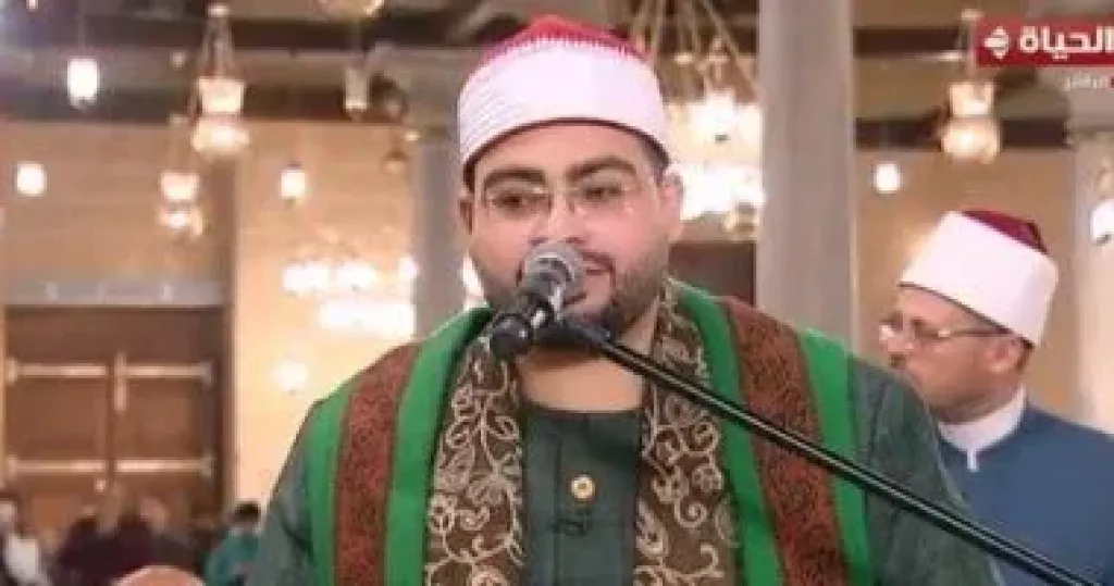 قناة الحياة تنقل صلاة التراويح من مسجد الحسين