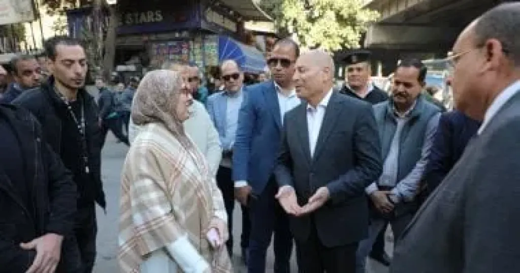 محافظ القاهرة يقود حملة مفاجئة لليوم الثالث بوسط المدينة لإزالة الإشغالات