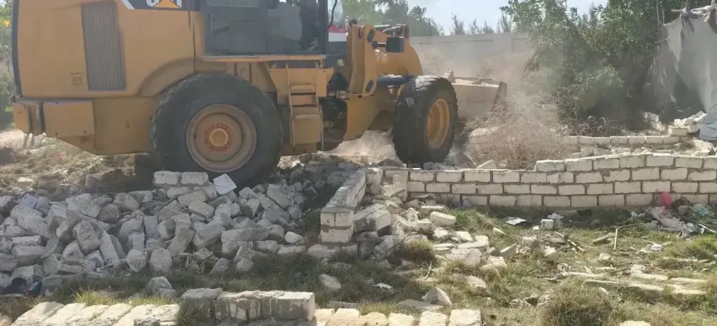 إحباط تعديات زراعية وتكثيف أعمال تطوير الطرق والإشغالات بأرمنت في الأقصر