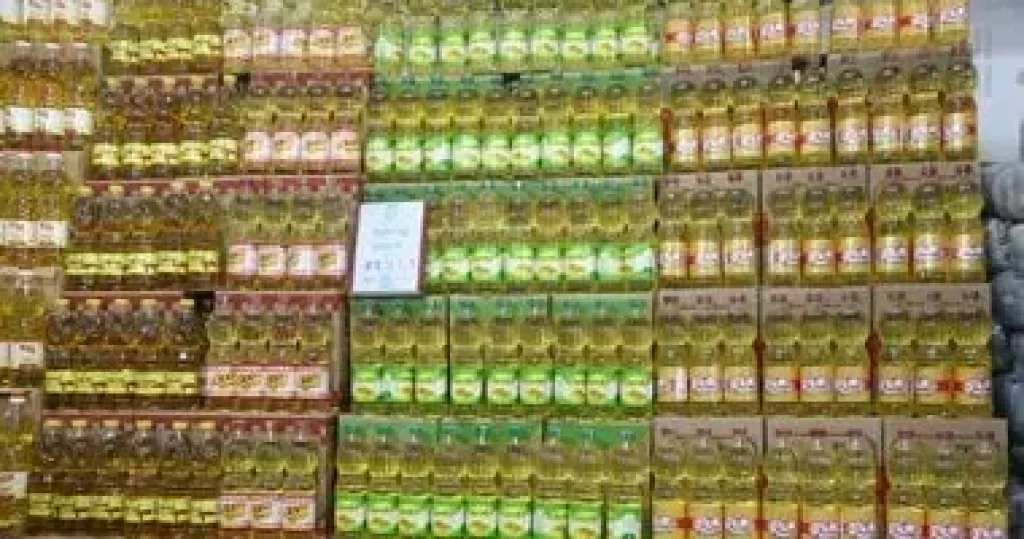 تخفيضات تصل إلى 30%..محافظ أسيوط يفتتح معرض «أهلاً رمضان»