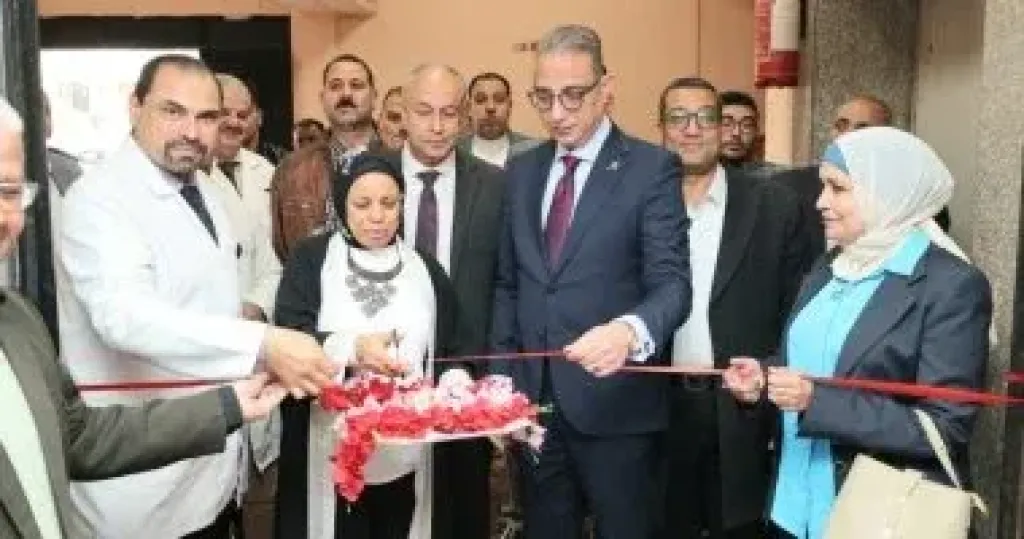 محافظ الجيزة يفتتح أول بنك دم تجميعي بمستشفى إمبابة العام بالعجوزة