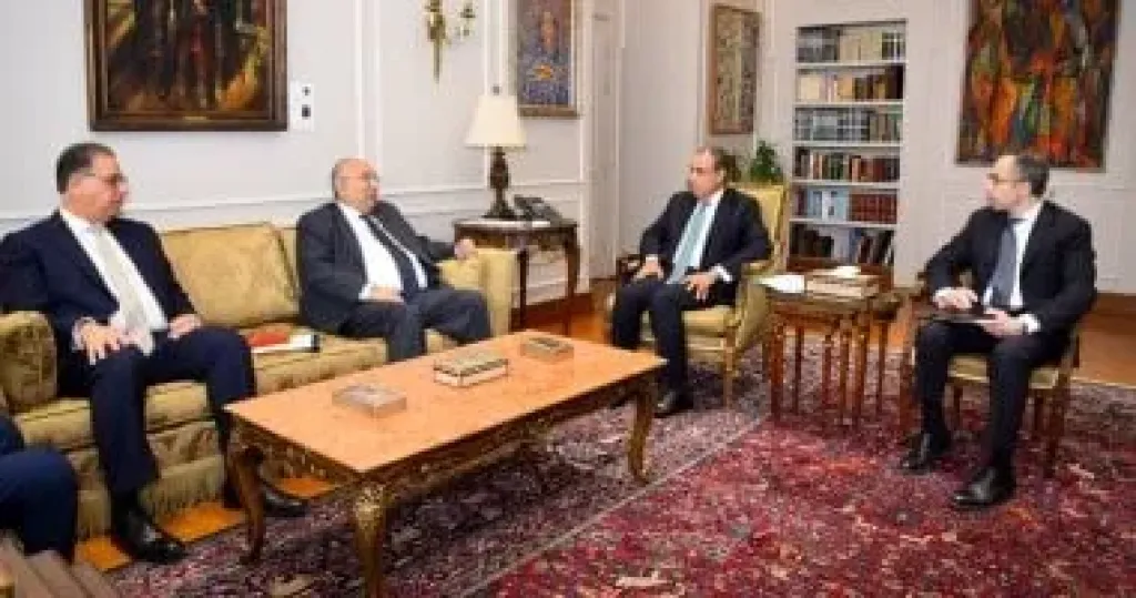 وزير الخارجية يلتقي رئيس اللجنة الوطنية لمكافحة ومنع الهجرة غير الشرعية