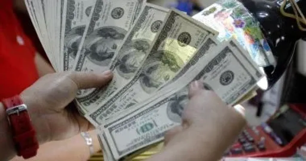 سعر الدولار مقابل الجنيه اليوم الإثنين 2-3-20226