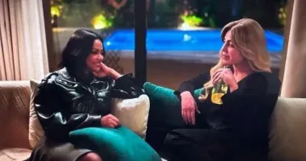 مسلسل توابع الحلقة 12.. شهيرة تأخذ مهدئات وليلى تظهر لها