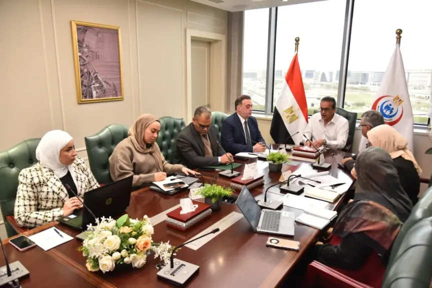 «الصحة» تُسرّع التنفيذ في 17 مشروعًا قوميًا وتدفع التحول الرقمي بالمحافظات