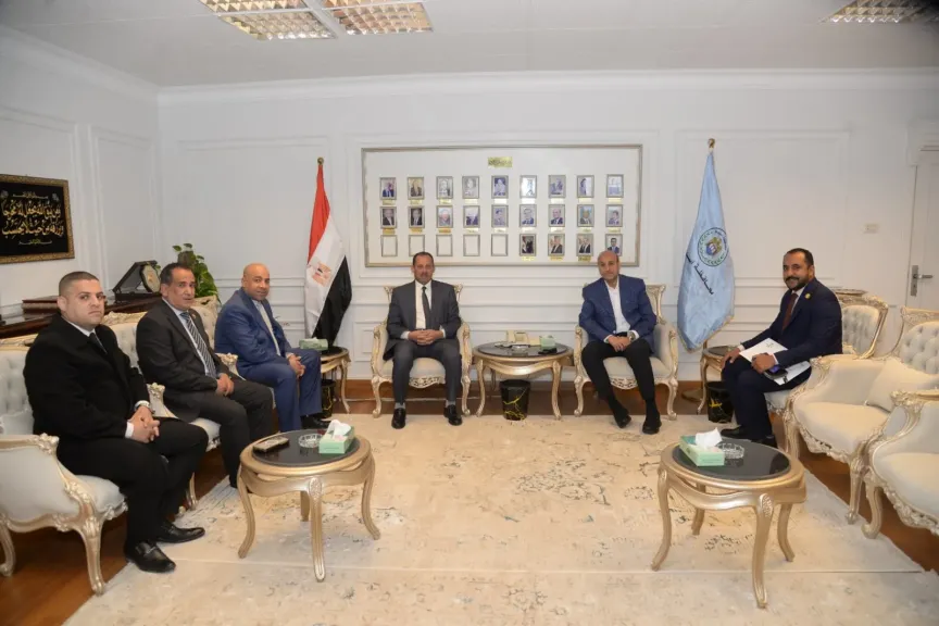 محافظ أسيوط يستقبل وفد نقابة المحامين للتهنئة بتوليه المسئولية ويؤكد