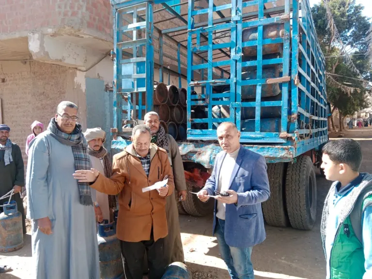 محافظ أسيوط: ضبط 25 مخالفة خلال حملة مفاجئة على 20 مخبزًا و3 مستودعات