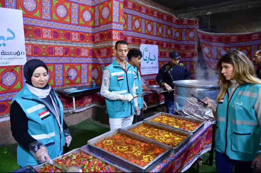 ديارنا تنجح في تقديم آلاف الوجبات الساخنة للصائمين في ثلاث محافظات