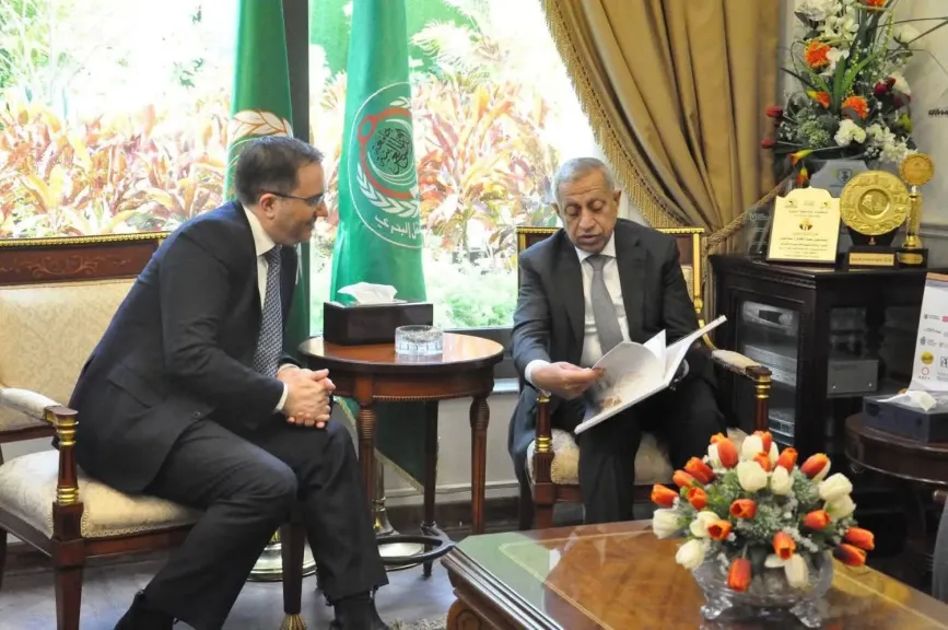 الأكاديمية العربية تستقبل السفير البريطاني الجديد بالقاهرة