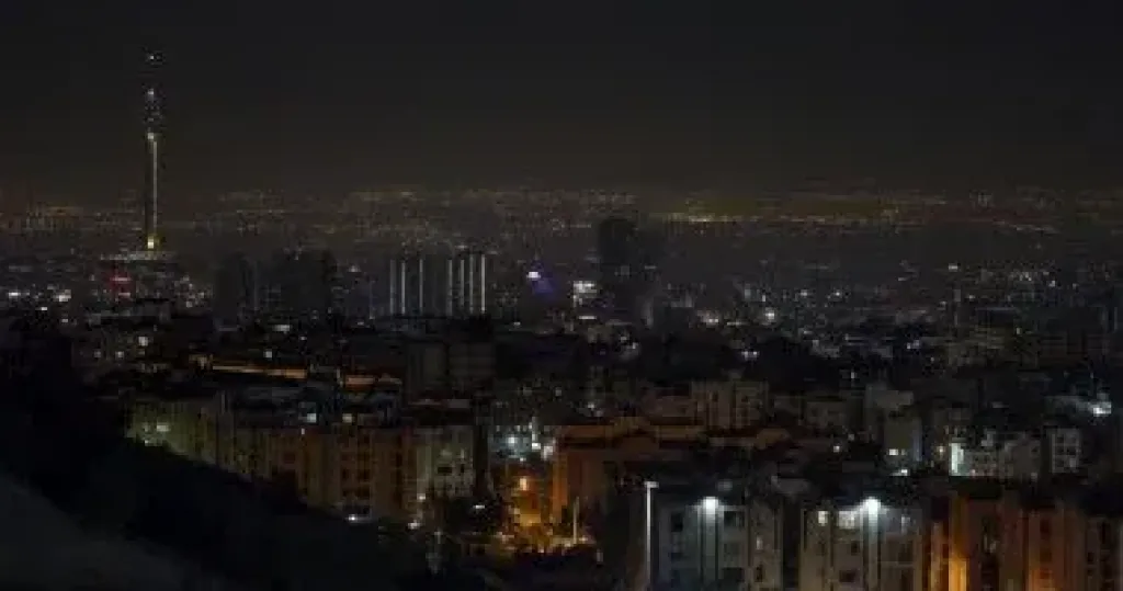 إسرائيل تعلن قصف مقر الإذاعة والتلفزيون في إيران.. وطهران: لم يحدث أي خلل