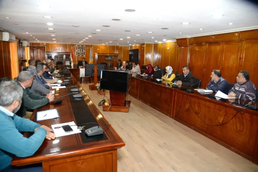 محافظ أسيوط: متابعة دورية ومراجعة شاملة للأراضي المستردة لمنع عودة التعديات