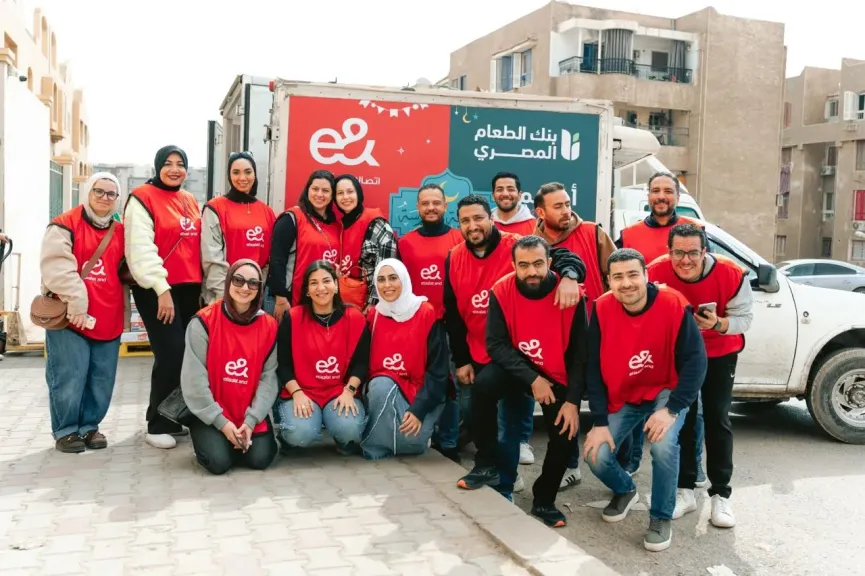 إي آند مصر تطلق مبادرة ”طبق العيلة” لتقديم الوجبات اليومية وتنظم فعاليات إفطار جماعية تحت اسم ”عزومة العيلة” فى عدة محافظات لدعم الأسر المستحقة خلال شهر رمضان المبارك
