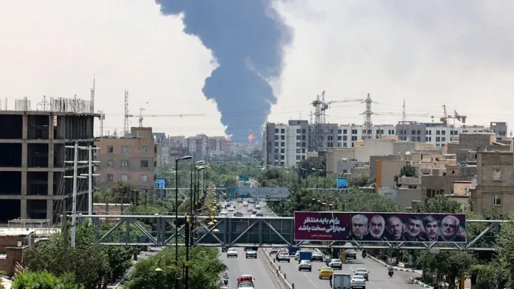 إسرائيل تعلن قصف القصر الرئاسى الإيرانى ومجلس الأمن فى طهران