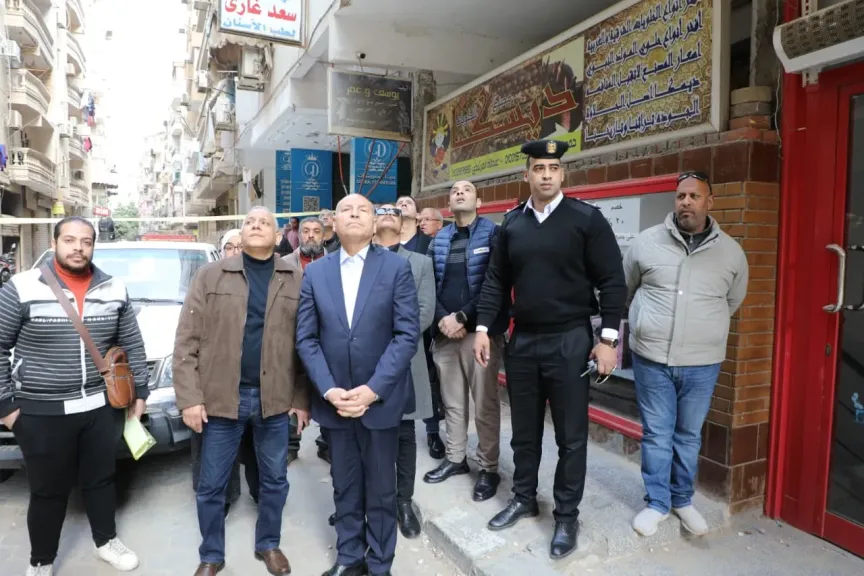 محافظ القاهرة يتابع ازالة ادوار مخالفة بدون تراخيص بمنطقة الزيتون القبلية
