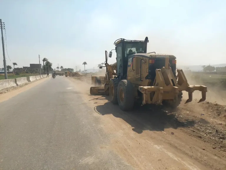 جانب من متابعه 