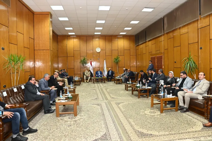 الدكتور المنشاوي يستقبل محافظ أسيوط وقائد المنطقة الجنوبية العسكرية