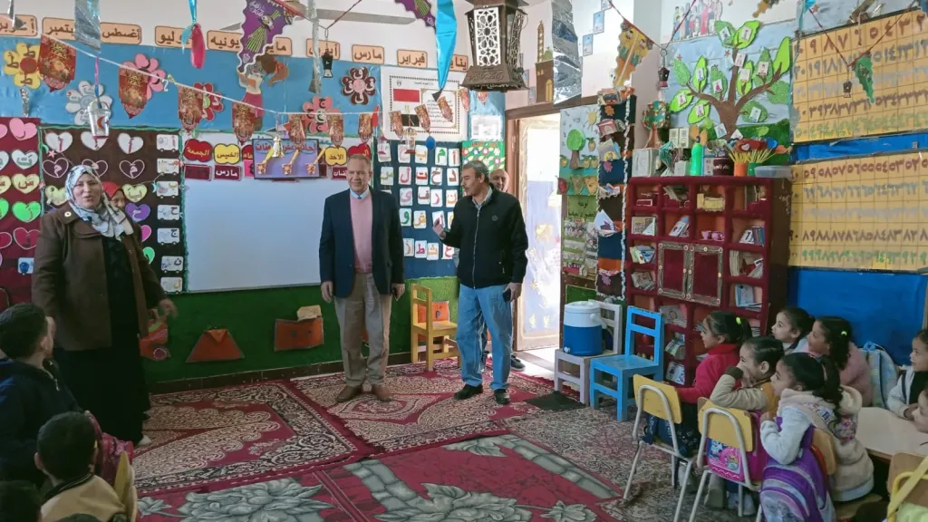 مدير تعليم أسيوط يتفقد 5 مدارس بقرية شطب