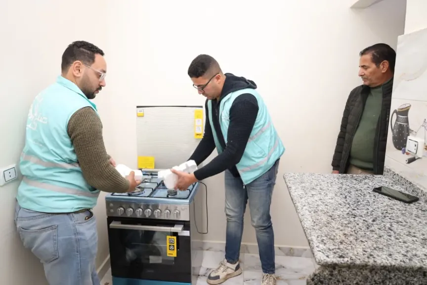 صناع الخير تسلم أجهزة كهربائية للأسر الأولى بالرعاية