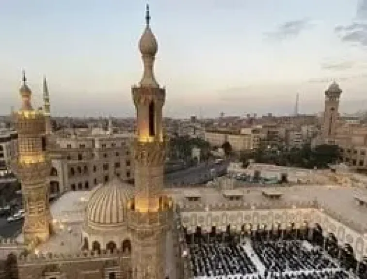 موعد أذان الفجر وعدد ساعات صيام اليوم الـ 15 من أيام رمضان 2026