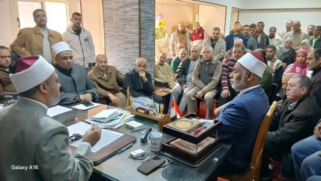 وكيل وزارة الأوقاف بأسيوط يجتمع بالعاملين بديوان عام المديرية ويشدد على الانضباط