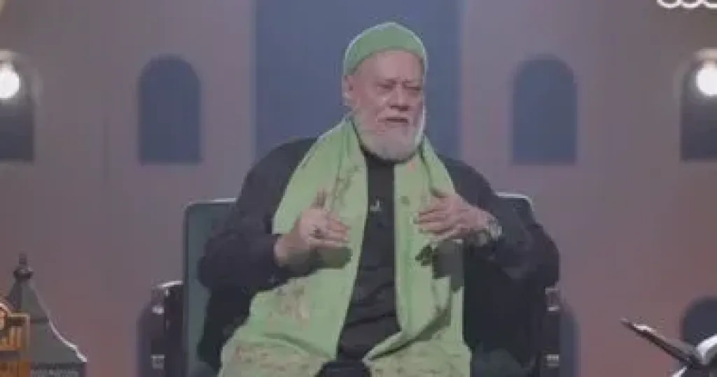 علي جمعة يحسم الجدل حول تصوير أعمال الخير على السوشيال ميديا