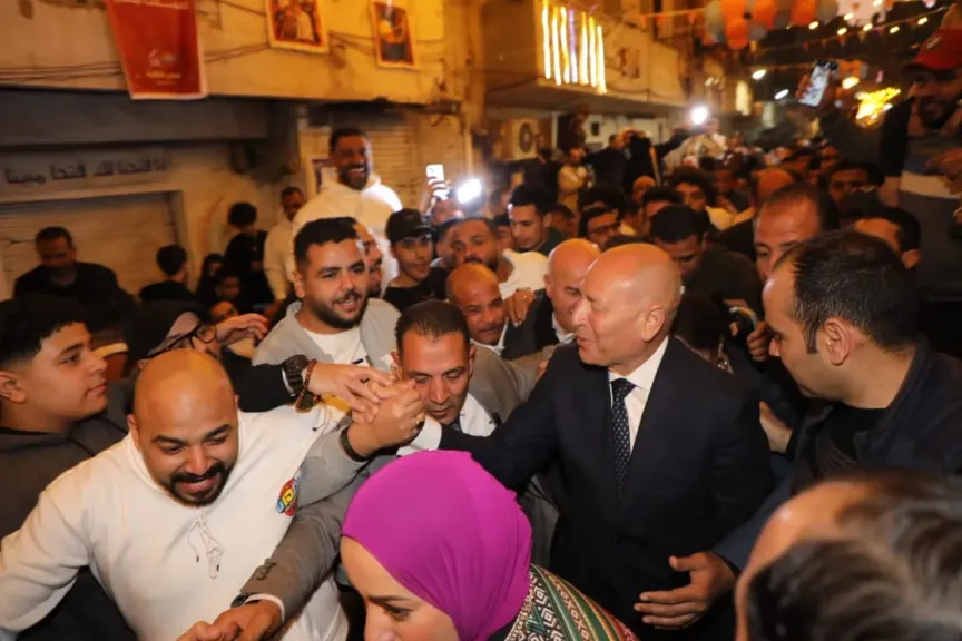 محافظ القاهرة يشارك المواطنيين فى اطول مائدة افطار بالمطرية